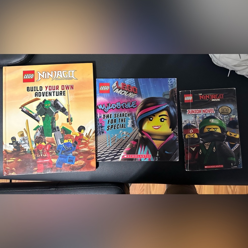 Lego books ! The Lego Movie WYLDSTYLE